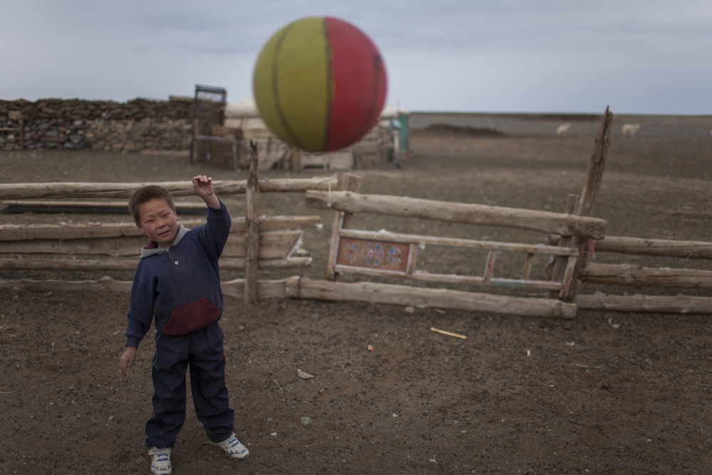 Nomadic Children Mongolia, Mongolian Nomads by Sven Zellner